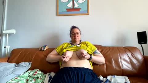 Snapshot of ppriestess chatting on 07/28/26, 10:32 ppriestess online show from 07/28/26, 10:32