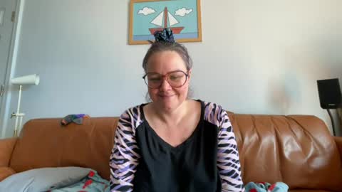 Snapshot of ppriestess chatting on 08/07/26, 11:23 ppriestess online show from 08/07/26, 11:23