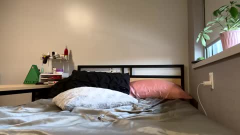 Kylie online show from 12/07/24, 07:43