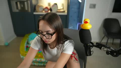 Kylie online show from 09/21/25, 04:36