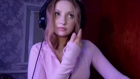 Snapshot of pr_in_cess_ chatting on 10/15/25, 08:09 pr_in_cess_ online show from 10/15/25, 08:09