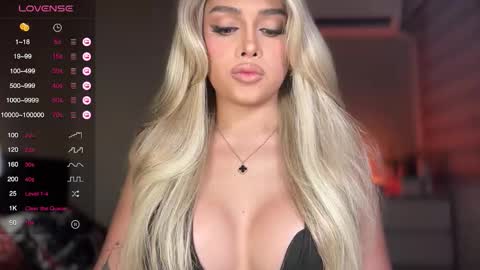 Snapshot of precious_amber69 chatting on 09/11/25, 01:00 Oh my Amber online show from 09/11/25, 01:00