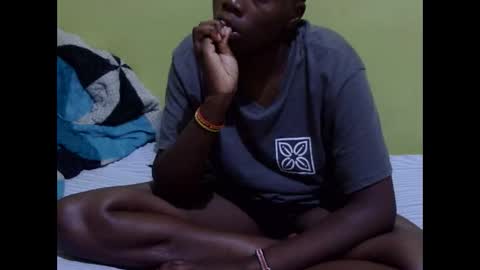 precious_nesh online show from 11/08/25, 06:40