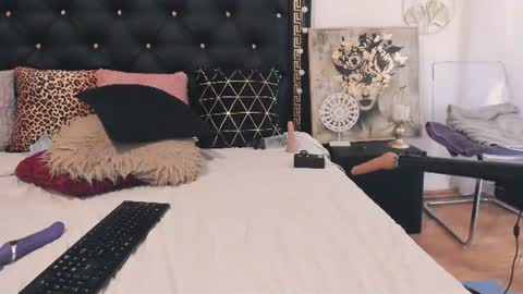Snapshot of preciousailly chatting on 06/29/26, 10:15 Ailyn online show from 06/29/26, 10:15