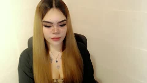 Snapshot of preciousangel69xxx chatting on 04/30/26, 05:36 MAXXINE online show from 04/30/26, 05:36