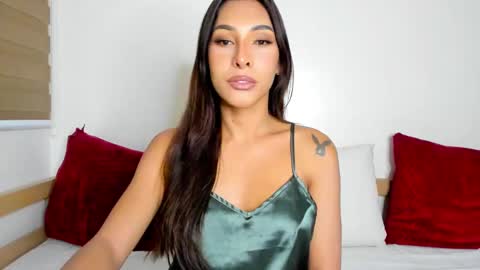 Snapshot of preciousisland chatting on 01/26/25, 09:51 Paula online show from 01/26/25, 09:51