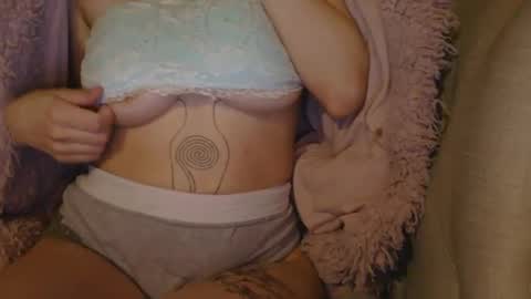 Snapshot of preciouspink6 chatting on 01/10/25, 06:42 preciouspink6 online show from 01/10/25, 06:42