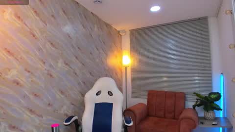 Luna online show from 03/03/26, 11:27