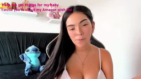 Snapshot of pregnant_sweet1 chatting on 12/16/24, 02:27 Angelly online show from 12/16/24, 02:27