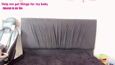Snapshot of pregnant_sweet1 chatting on 01/04/25, 12:05 Angelly online show from 01/04/25, 12:05