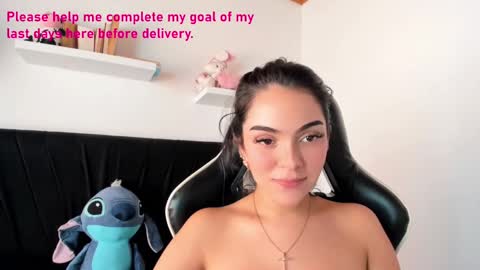 Snapshot of pregnant_sweet1 chatting on 01/08/25, 08:39 Angelly online show from 01/08/25, 08:39