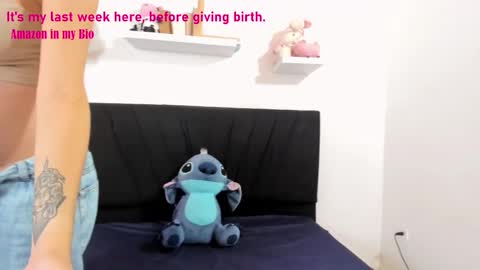 Snapshot of pregnant_sweet1 chatting on 01/14/25, 11:20 Angelly online show from 01/14/25, 11:20