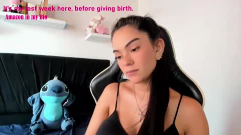 Snapshot of pregnant_sweet1 chatting on 01/16/25, 02:30 Angelly online show from 01/16/25, 02:30