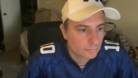 Snapshot of preppyguyintokink1 chatting on 12/21/25, 05:42 preppyguyintokink1 online show from 12/21/25, 05:42