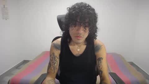 Plux online show from 09/18/25, 04:53