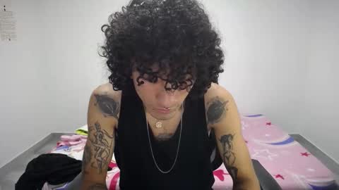 Plux online show from 10/01/25, 04:51