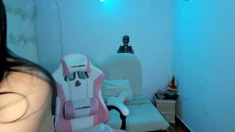 pretti scarlett online show from 10/21/25, 11:44