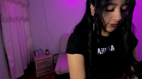 pretti scarlett online show from 11/18/25, 11:58