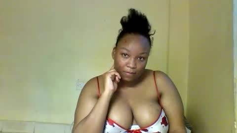 Prettie diva online show from 10/11/25, 04:12