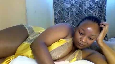 Snapshot of prettie_diva0 chatting on 12/15/25, 12:53 Prettie diva online show from 12/15/25, 12:53