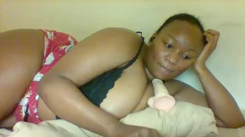 Snapshot of prettie_diva0 chatting on 02/19/26, 12:06 Prettie diva online show from 02/19/26, 12:06