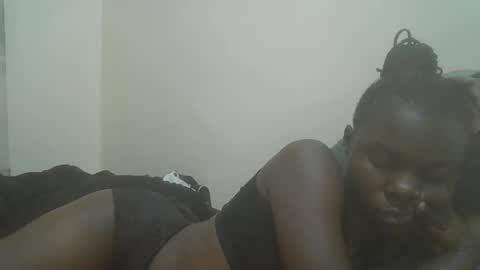 prettiest_doll online show from 12/19/25, 10:17