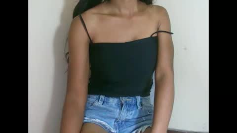 prettiethalia online show from 10/23/25, 07:29