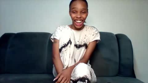 pretty253 online show from 10/14/25, 12:33