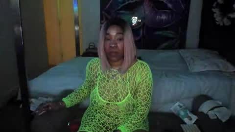 Yasmine pretty online show from 04/15/26, 11:49