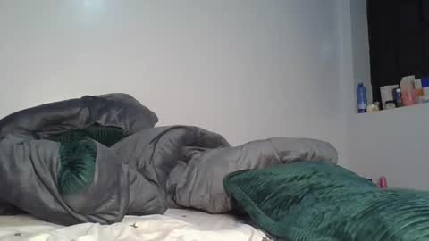 Pretty online show from 03/24/26, 05:40