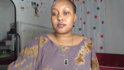 Snapshot of pretty_annah chatting on 09/29/25, 04:23 Annah online show from 09/29/25, 04:23