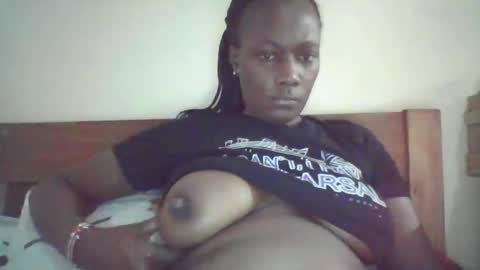 Snapshot of pretty_beib chatting on 10/15/25, 03:28 Karol online show from 10/15/25, 03:28