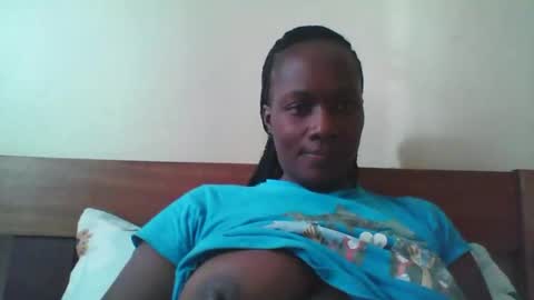 Snapshot of pretty_beib chatting on 11/07/25, 04:23 Karol online show from 11/07/25, 04:23