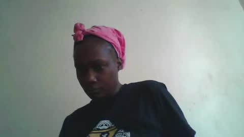 Snapshot of pretty_beib chatting on 04/27/26, 07:17 Karol online show from 04/27/26, 07:17