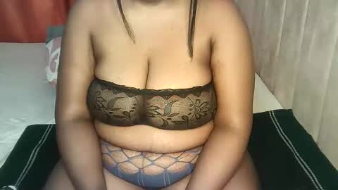 chichi online show from 11/06/25, 11:59