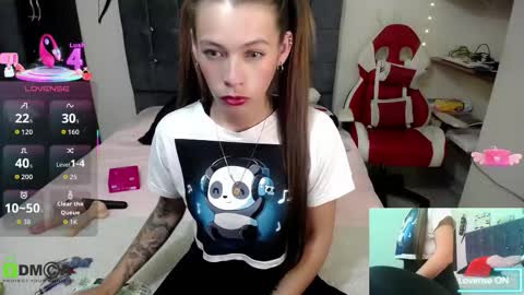 Snapshot of pretty_candysex chatting on 09/13/25, 10:53 Lisa online show from 09/13/25, 10:53