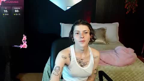 pretty_cristal22 online show from 02/05/26, 11:59