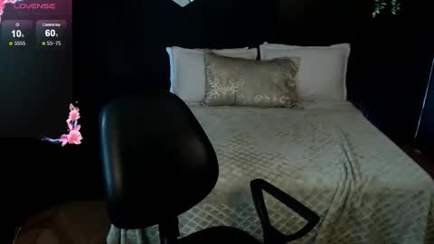 pretty_cristal22 online show from 02/07/26, 12:09