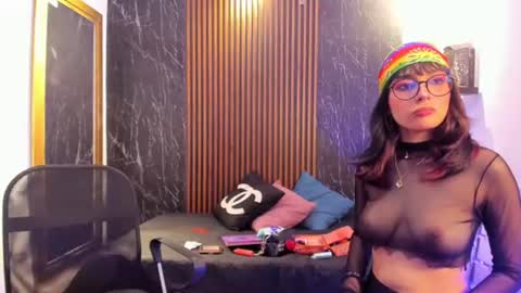 pretty_honey22 online show from 06/27/26, 12:59