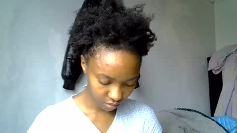 Snapshot of pretty_jazminee chatting on 06/17/26, 09:56 pretty jazminee online show from 06/17/26, 09:56