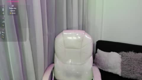 pretty online show from 02/27/26, 11:32