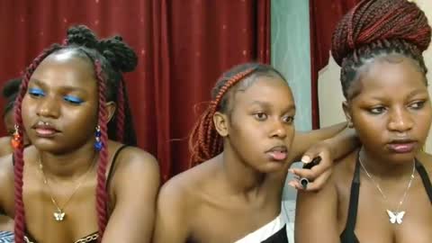 Snapshot of pretty_lioness_ chatting on 02/16/26, 03:52 Pretty online show from 02/16/26, 03:52