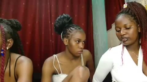 Snapshot of pretty_lioness_ chatting on 02/23/26, 03:42 Pretty online show from 02/23/26, 03:42