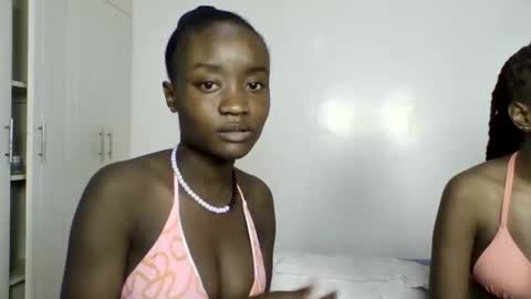 pretty luv1 online show from 12/16/25, 08:41