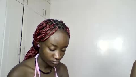 pretty luv1 online show from 12/22/25, 08:00