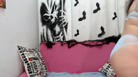 pretty_malika online show from 10/29/25, 03:31