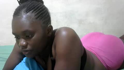 pretty_melan online show from 03/18/26, 08:23