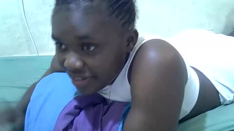 pretty_melan online show from 04/01/26, 10:27