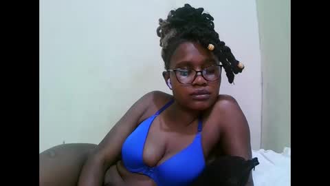 pretty_mellan online show from 01/25/25, 11:00