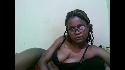 pretty_mellan online show from 02/07/25, 08:53